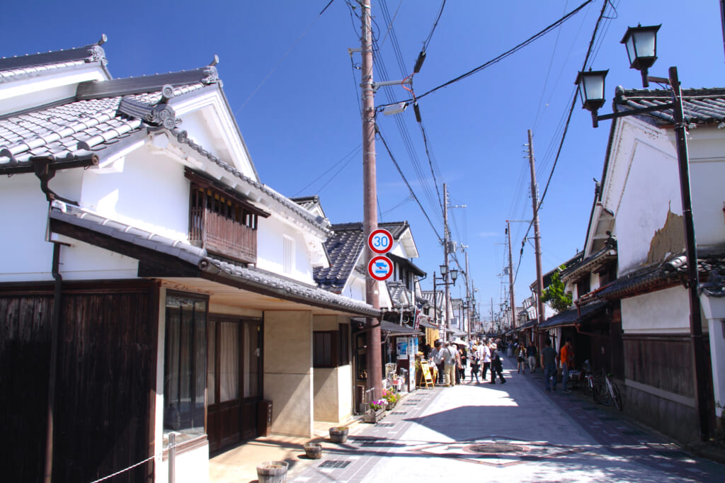 河原町妻入商家群